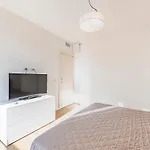 Lejlighed Stylish Poolside Apartment, Jesolo-venice *