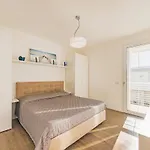 Lejlighed Stylish Poolside Apartment, Jesolo-venice *