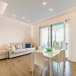 Stylish Poolside Apartment, Jesolo-venice