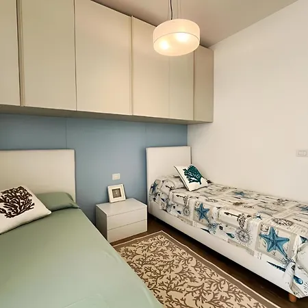 Stylish Poolside Apartment, Jesolo-venice *