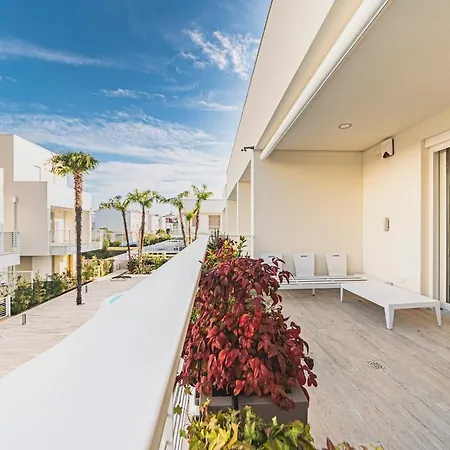 Stylish Poolside Apartment, Jesolo-venice Lejlighed Lido di Jesolo