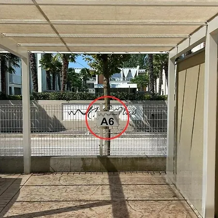 Stylish Poolside Apartment, Jesolo-venice * Lido di Jesolo