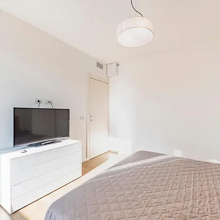 Apartmán Stylish Poolside Apartment, Jesolo-venice *