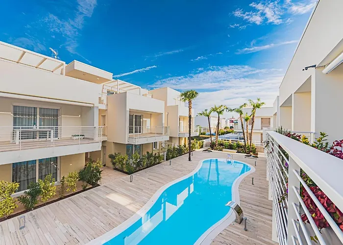 Apartman Stylish Poolside Apartment, Jesolo-venice