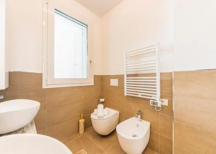 Stylish Poolside Apartment, Jesolo-venice Apartman