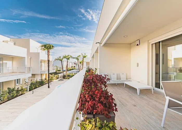 Stylish Poolside Apartment, Jesolo-venice Apartman Lido di Jesolo