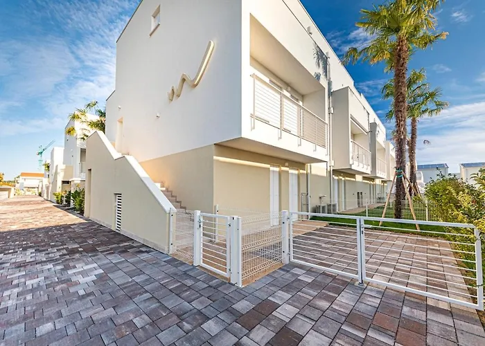 Apartman Stylish Poolside Apartment, Jesolo-venice Lido di Jesolo